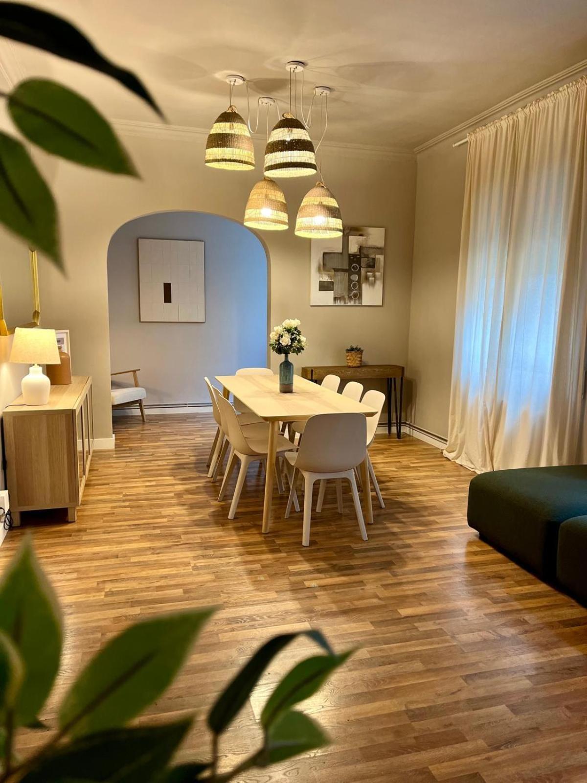 Sagrada Familia Secret Apartment Barcelona Bagian luar foto