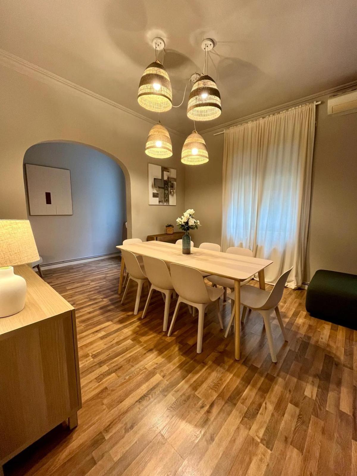 Sagrada Familia Secret Apartment Barcelona Bagian luar foto