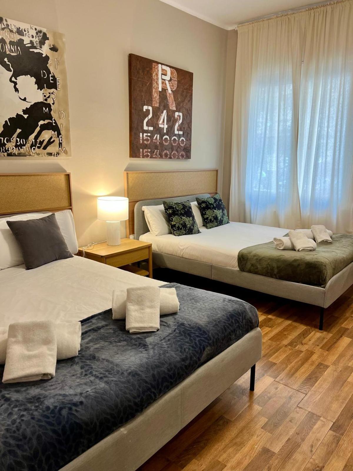 Sagrada Familia Secret Apartment Barcelona Bagian luar foto