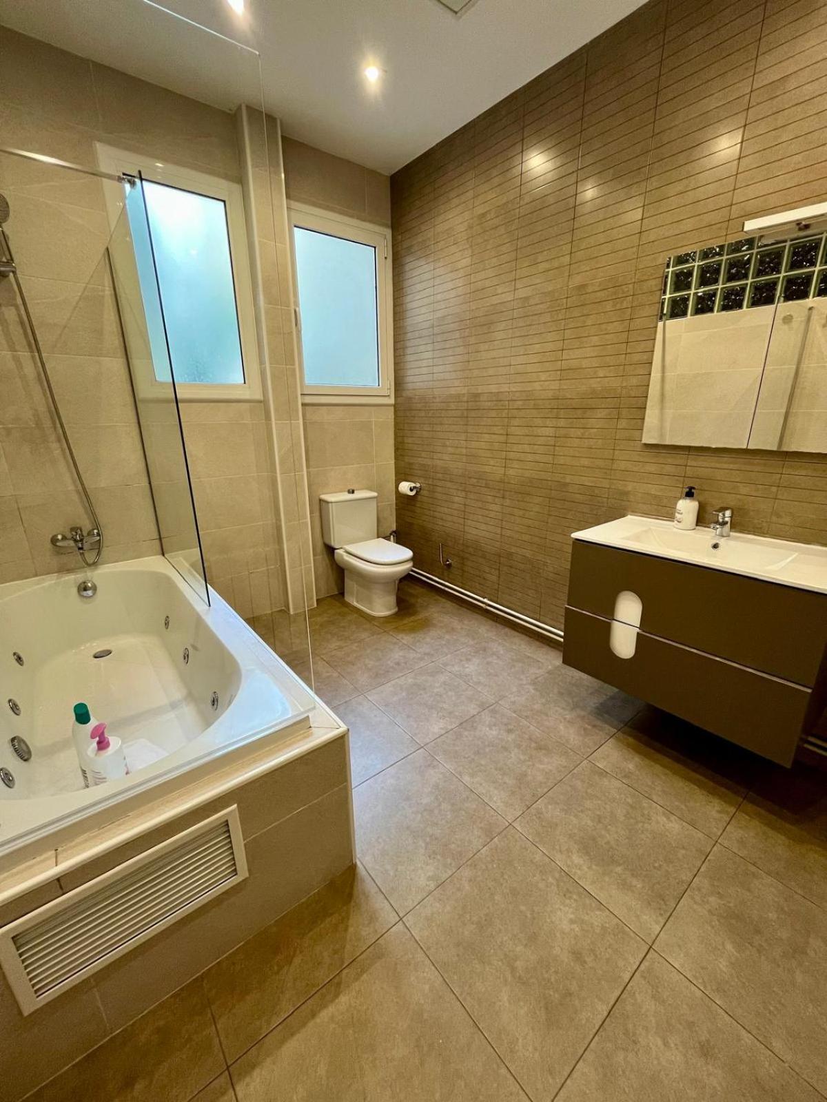 Sagrada Familia Secret Apartment Barcelona Bagian luar foto